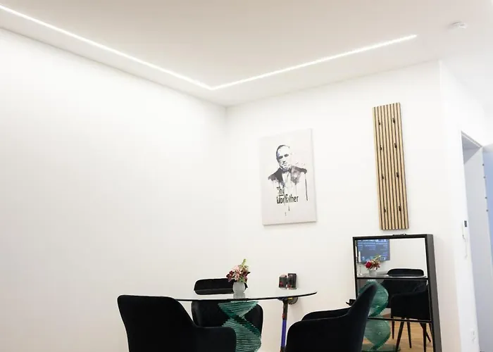 Stylisches Premium Am Hellweg Mit Komfort Und Wlan Inklusive Μπίλεφελντ